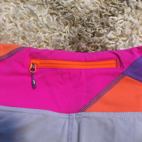 Lululemon shorts - Picture 4 of 8